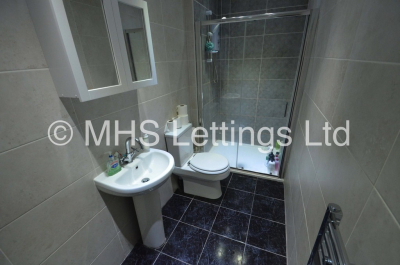 Thumbnail photo of 6 Bedroom Mid Terraced House in 48 Brudenell Mount, Leeds, LS6 1HS