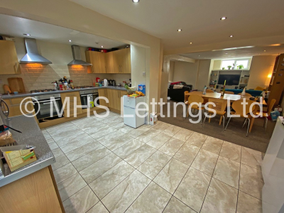 Thumbnail photo of 8 Bedroom Mid Terraced House in 9 Brudenell Avenue, Leeds, LS6 1HD