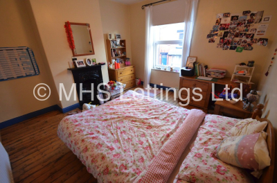 Thumbnail photo of 3 Bedroom Mid Terraced House in 13 Welton Mount, Leeds, LS6 1ET