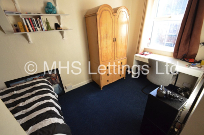 Thumbnail photo of 4 Bedroom Mid Terraced House in 15 Hessle View, Leeds, LS6 1ER