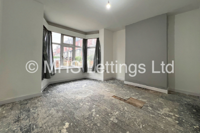 Thumbnail photo of 6 Bedroom Semi-Detached House in 32 Grimthorpe Terrace, Leeds, LS6 3JS