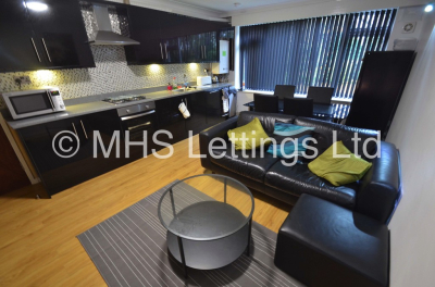 Thumbnail photo of 3 Bedroom Ground Floor Flat in 15 The Poplars, Leeds, LS6 2BT