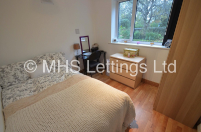 Thumbnail photo of 3 Bedroom Ground Floor Flat in 15 The Poplars, Leeds, LS6 2BT