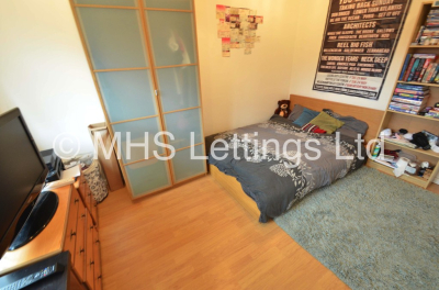 Thumbnail photo of 3 Bedroom Apartment in 20 The Poplars, Leeds, LS6 2BT