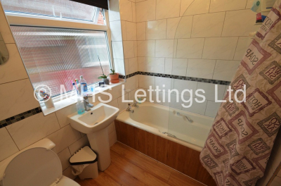 Thumbnail photo of 3 Bedroom Ground Floor Flat in 27 The Poplars, Leeds, LS6 2BT