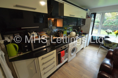 Thumbnail photo of 3 Bedroom Ground Floor Flat in 27 The Poplars, Leeds, LS6 2BT