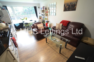 Thumbnail photo of 3 Bedroom Ground Floor Flat in 27 The Poplars, Leeds, LS6 2BT