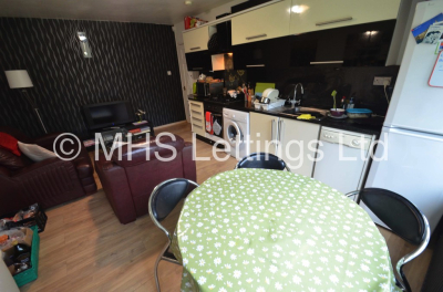 Thumbnail photo of 3 Bedroom Ground Floor Flat in 27 The Poplars, Leeds, LS6 2BT