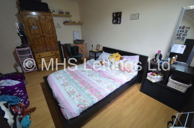 Thumbnail photo of 3 Bedroom Ground Floor Flat in 27 The Poplars, Leeds, LS6 2BT