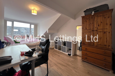 Thumbnail photo of 4 Bedroom Mid Terraced House in 4 Welton Mount, Leeds, LS6 1ET