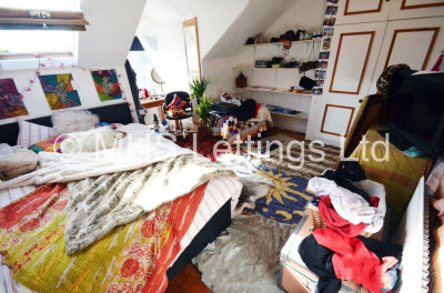 Thumbnail photo of 8 Bedroom Mid Terraced House in 41 Regent Park Terrace, Leeds, LS6 2AX