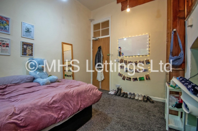 Thumbnail photo of 8 Bedroom Mid Terraced House in 41 Regent Park Terrace, Leeds, LS6 2AX