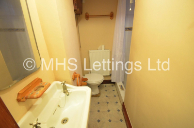 Thumbnail photo of 8 Bedroom Mid Terraced House in 41 Regent Park Terrace, Leeds, LS6 2AX