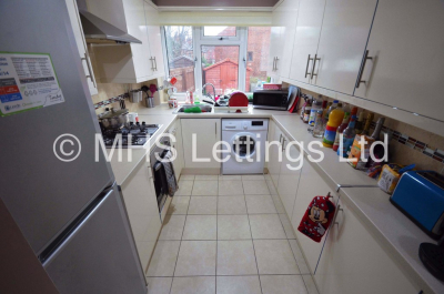 Thumbnail photo of 5 Bedroom Semi-Detached House in 38 Newport View, Leeds, LS6 3BX