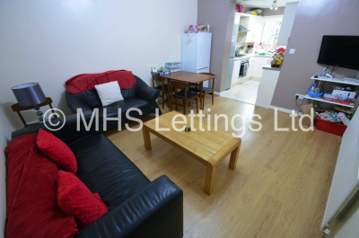 Thumbnail photo of 5 Bedroom Semi-Detached House in 38 Newport View, Leeds, LS6 3BX