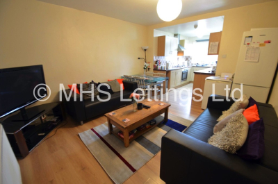 Thumbnail photo of 5 Bedroom Semi-Detached House in 7 Newport View, Leeds, LS6 3BX