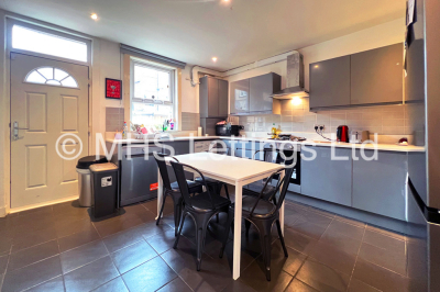 Thumbnail photo of 5 Bedroom End Terraced House in 28 Clarkson View, Woodhouse, Leeds, LS6 2LB