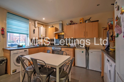 Thumbnail photo of 5 Bedroom End Terraced House in 28 Clarkson View, Woodhouse, Leeds, LS6 2LB