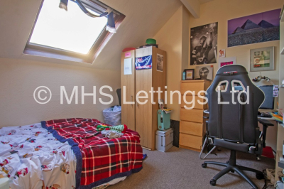 Thumbnail photo of 5 Bedroom Mid Terraced House in 7 Norville Terrace, Leeds, LS6 1BS