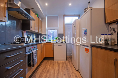 Thumbnail photo of 5 Bedroom Mid Terraced House in 7 Norville Terrace, Leeds, LS6 1BS