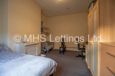 Thumbnail photo of 5 Bedroom Mid Terraced House in 7 Norville Terrace, Leeds, LS6 1BS