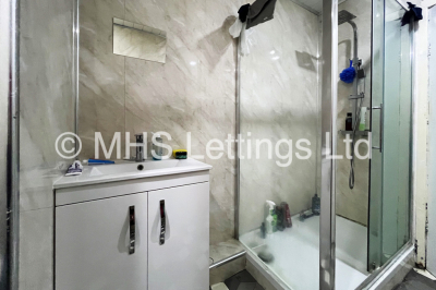 Thumbnail photo of 3 Bedroom Apartment in Flat 3, 2 St John's Terrace, Leeds, LS3 1DY