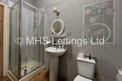 Thumbnail photo of 3 Bedroom Apartment in Flat 3, 2 St John's Terrace, Leeds, LS3 1DY