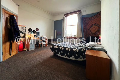 Thumbnail photo of 3 Bedroom Apartment in Flat 3, 2 St John's Terrace, Leeds, LS3 1DY
