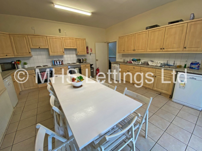 Thumbnail photo of 9 Bedroom Mid Terraced House in 211 Belle Vue Road, Leeds, LS3 1HG