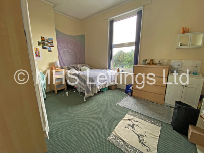 Thumbnail photo of 9 Bedroom Mid Terraced House in 211 Belle Vue Road, Leeds, LS3 1HG