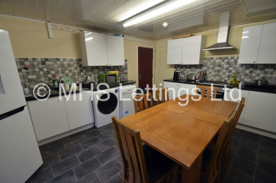 Thumbnail photo of 6 Bedroom Mid Terraced House in 6 Ebberston Terrace, Leeds, LS6 1AU