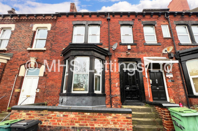 Thumbnail photo of 9 Bedroom Mid Terraced House in 42 Hanover Square, Leeds, LS3 1BQ