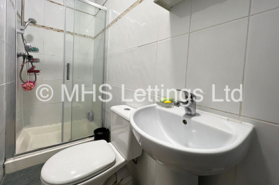 Thumbnail photo of 9 Bedroom Mid Terraced House in 42 Hanover Square, Leeds, LS3 1BQ