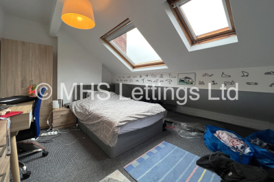 Thumbnail photo of 9 Bedroom Mid Terraced House in 42 Hanover Square, Leeds, LS3 1BQ