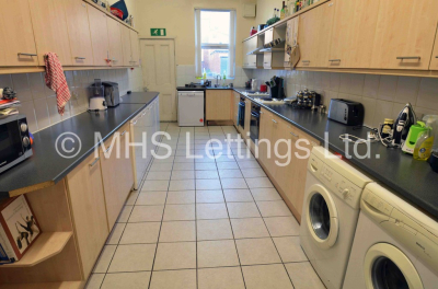 Thumbnail photo of 8 Bedroom Mid Terraced House in 34 Kelso Road, Leeds, LS2 9PR