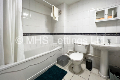 Thumbnail photo of 8 Bedroom Mid Terraced House in 34 Kelso Road, Leeds, LS2 9PR