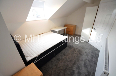 Thumbnail photo of 6 Bedroom Mid Terraced House in 8 Headingley Mount, Leeds, LS6 3EL