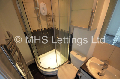 Thumbnail photo of 6 Bedroom Mid Terraced House in 8 Headingley Mount, Leeds, LS6 3EL