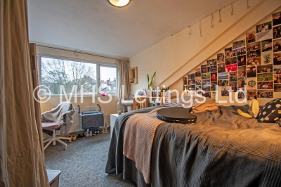 Thumbnail photo of 8 Bedroom Mid Terraced House in 124 Belle Vue Road, Leeds, LS3 1HF