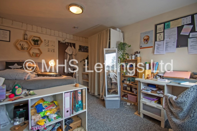 Thumbnail photo of 8 Bedroom Mid Terraced House in 124 Belle Vue Road, Leeds, LS3 1HF