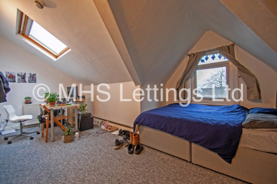 Thumbnail photo of 8 Bedroom Mid Terraced House in 124 Belle Vue Road, Leeds, LS3 1HF