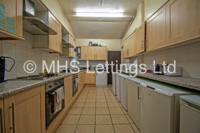 Thumbnail photo of 8 Bedroom Mid Terraced House in 124 Belle Vue Road, Leeds, LS3 1HF