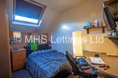 Thumbnail photo of 10 Bedroom Mid Terraced House in 45 Regent Park Terrace, Leeds, LS6 2AX