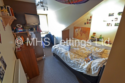 Thumbnail photo of 10 Bedroom Mid Terraced House in 138 Woodsley Road, Leeds, LS2 9LZ