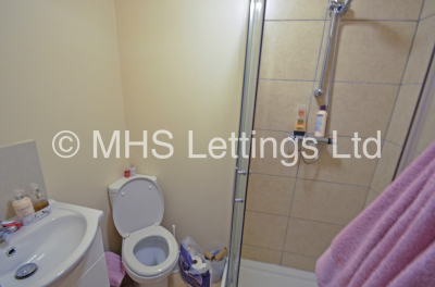 Thumbnail photo of 10 Bedroom Mid Terraced House in 138 Woodsley Road, Leeds, LS2 9LZ