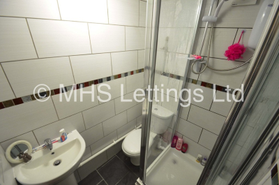 Thumbnail photo of 5 Bedroom Mid Terraced House in 47 Royal Park Avenue, Leeds, LS6 1EZ