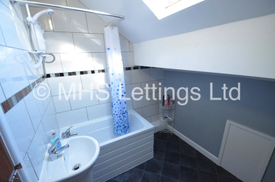 Thumbnail photo of 5 Bedroom Mid Terraced House in 47 Royal Park Avenue, Leeds, LS6 1EZ