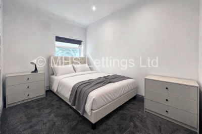 Thumbnail photo of 4 Bedroom Mid Terraced House in 25 Park View Road, Leeds, LS4 2LG