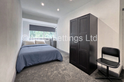 Thumbnail photo of 4 Bedroom Mid Terraced House in 25 Park View Road, Leeds, LS4 2LG
