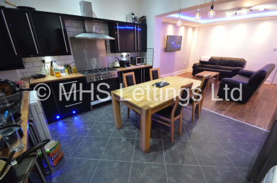 Thumbnail photo of 7 Bedroom Mid Terraced House in 5 Brudenell Grove, Leeds, LS6 1HP